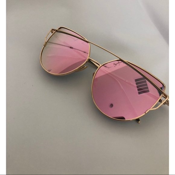 Pink Mirrored Cat Eye Sunglasses - Picture 4 of 4
